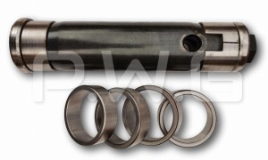 Sworzeń naprawczy siłownika OBROTU + Tuleje konik CASE 580 SK/SLE/SM 133472A1, E48845