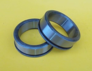 Tuleja 121778A1, D135742 (no 3) CASE 580 590 K SK SLE SL SM